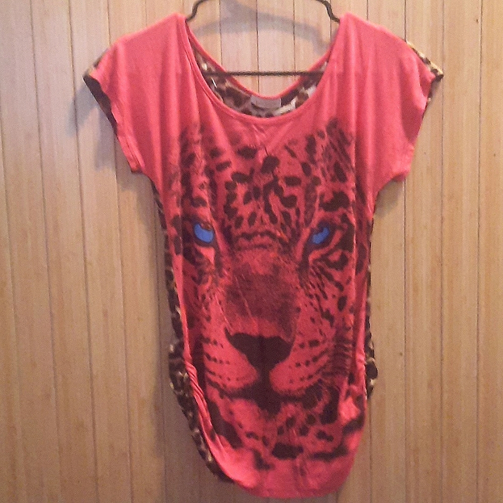 Free Kisses Leapord Print Top